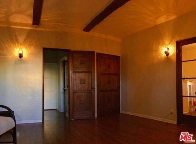 Building Photo - 329 N Heliotrope Dr