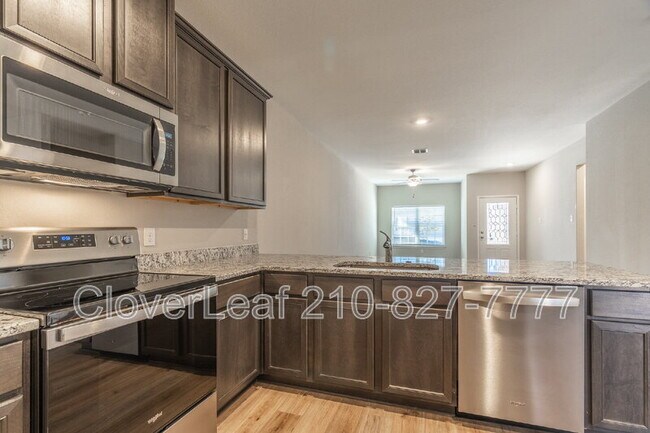 Building Photo - 9223 Foxing Blf