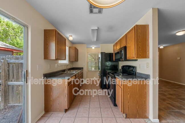 Building Photo - 7522 Yellow Sand Dr