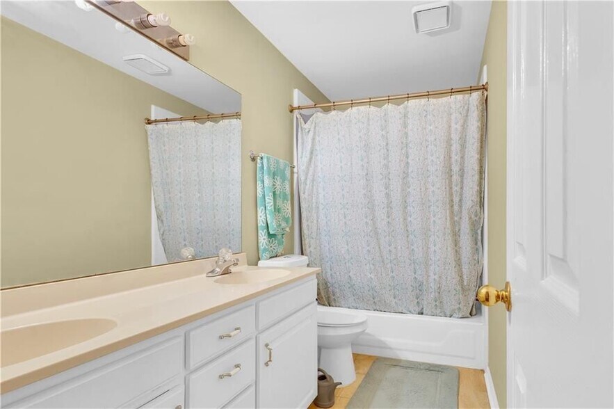 Building Photo - 255 Thornbush Ln