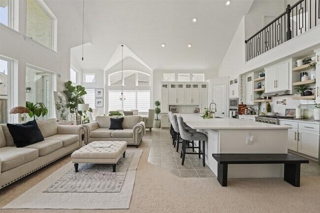 Building Photo - 2820 Shadybrook Dr