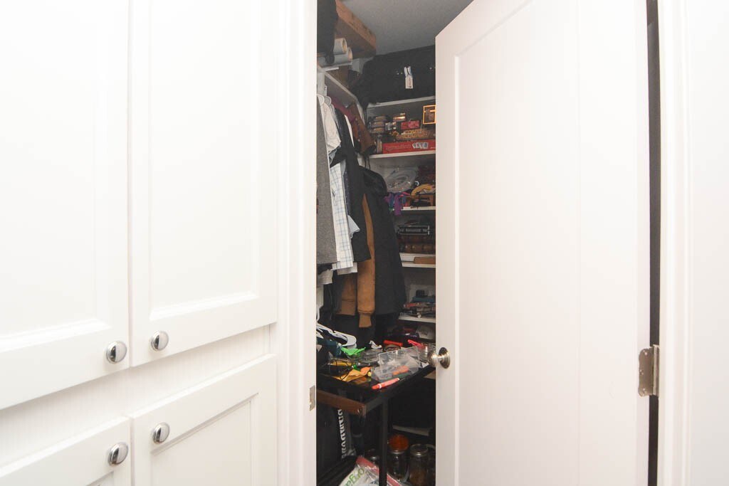 Building Photo - 817 W Lakeside Pl