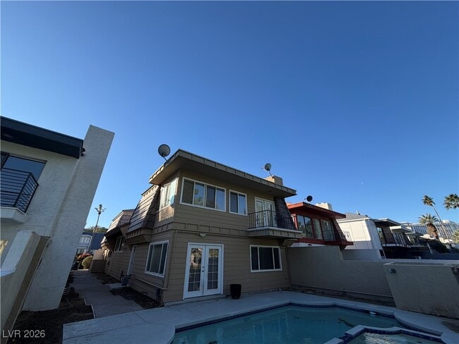 Building Photo - 908 Vegas Valley Dr