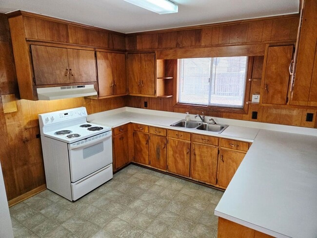 Building Photo - 3261 Alamance Rd