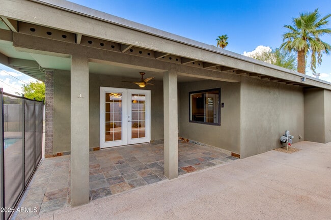 Building Photo - 3707 E Laurel Ln