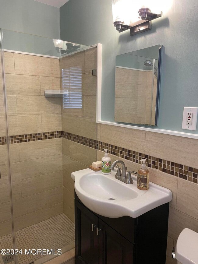 Building Photo - 302 Deal Lake Dr