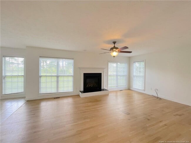 Building Photo - 511 Green Links Dr