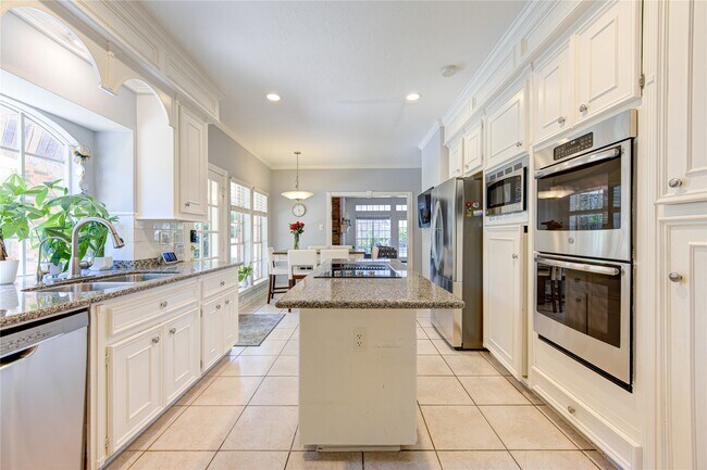 Building Photo - 3622 Springhill Ln