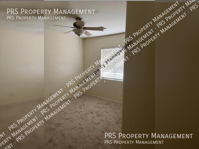 Building Photo - 3911 E Longhorn Dr