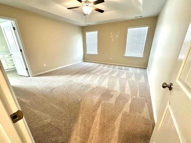 Building Photo - 822 Goodale Dr