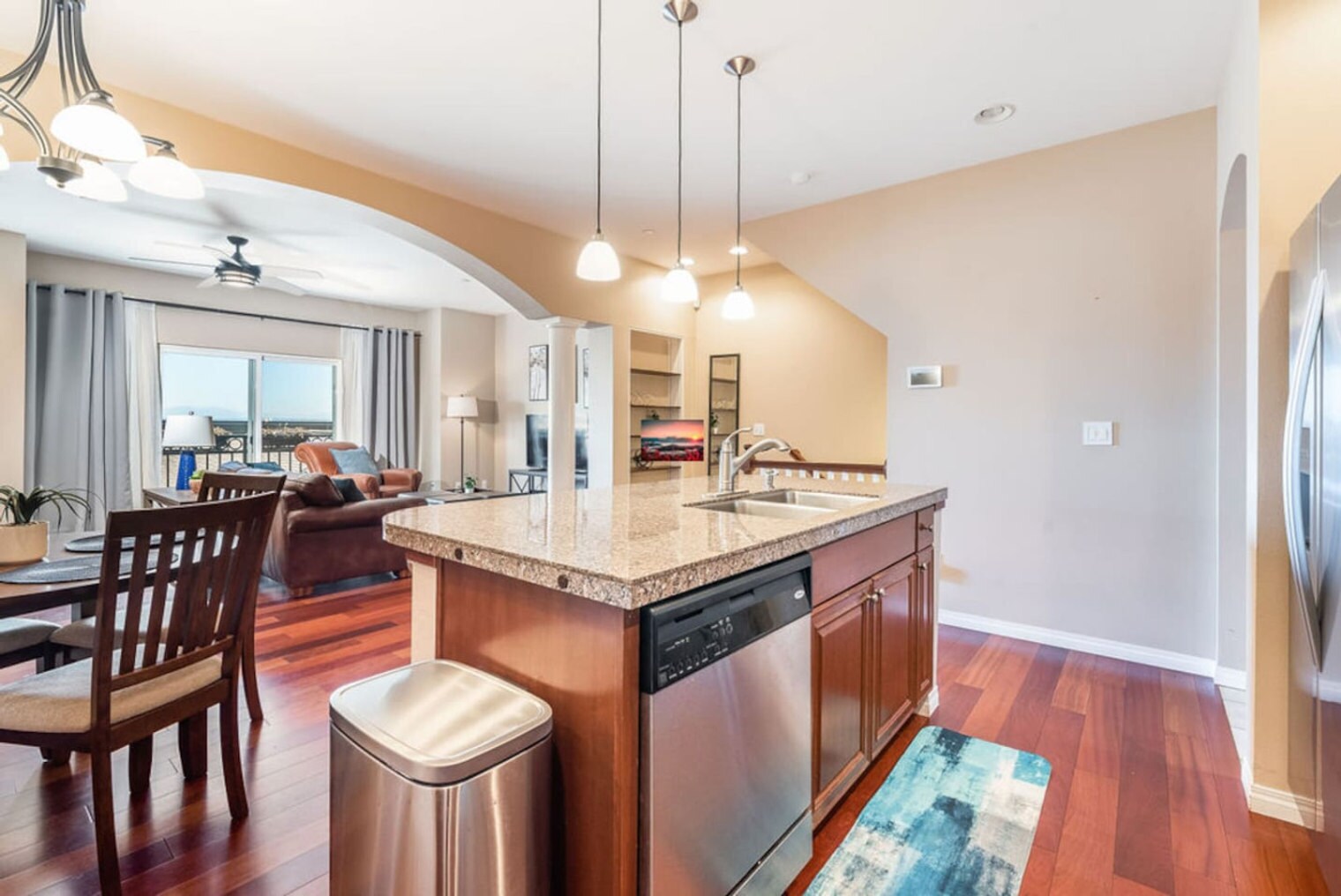 Building Photo - 2325 S G St