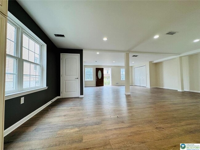 Building Photo - 2671 Levans Rd