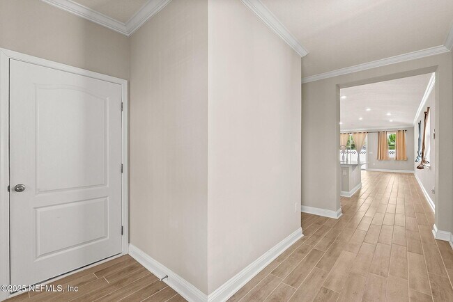 Building Photo - 42 Thistleton Wy