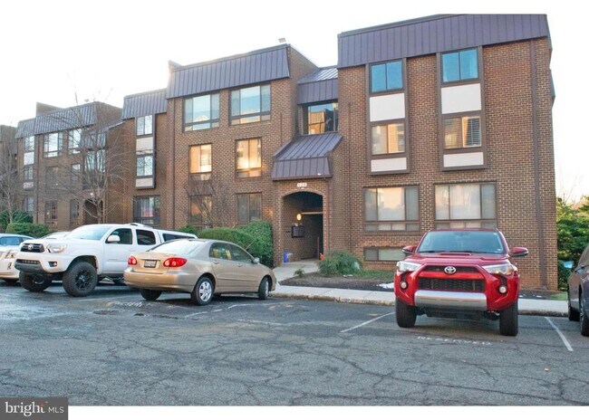 Building Photo - 124 Roberts Ln