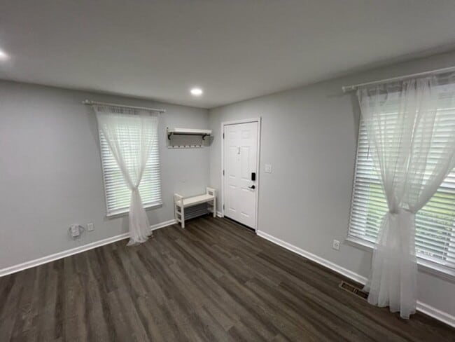 Building Photo - 4804 Hoyle Dr