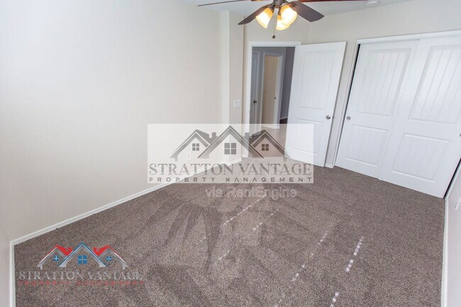 Building Photo - 40510 W Hayden Dr