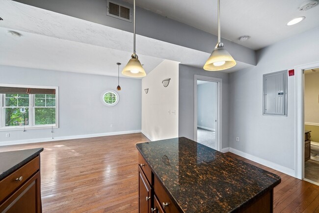 Building Photo - 163 Rumford Ave