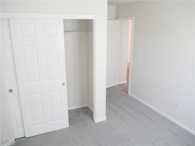 Building Photo - 6051 W Dewey Dr