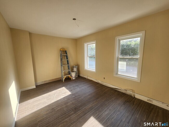 Building Photo - 60 Willington Ave