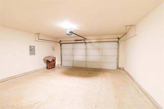 Building Photo - 572 Ruthye Ln