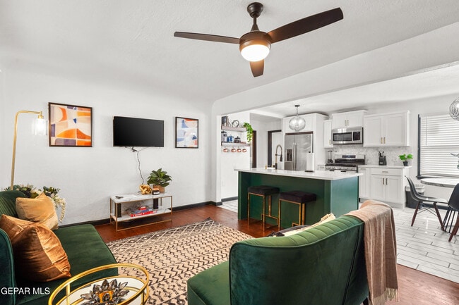 Building Photo - 614 Loretto Rd