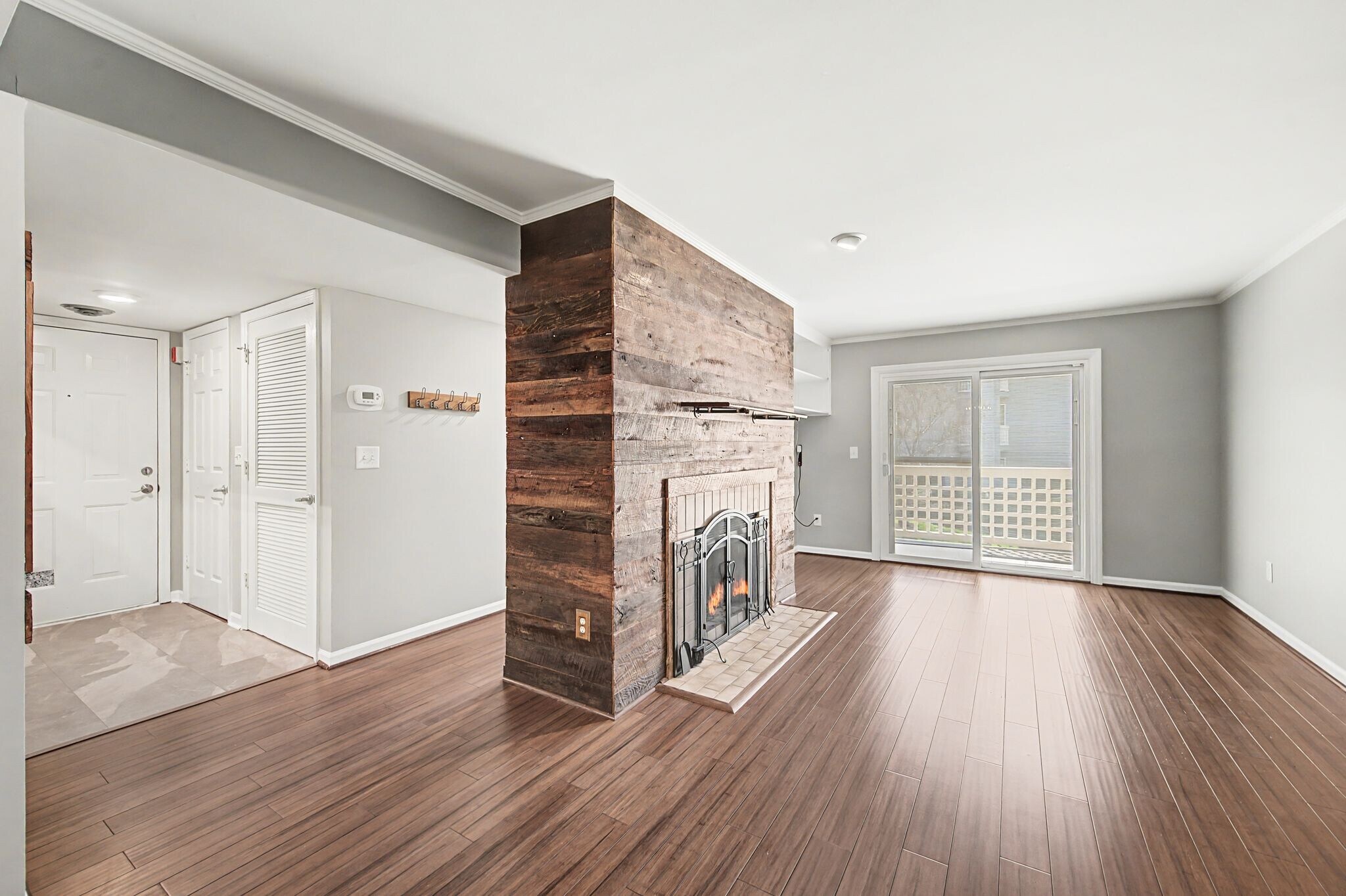 Building Photo - 265 Hillsboro Pl