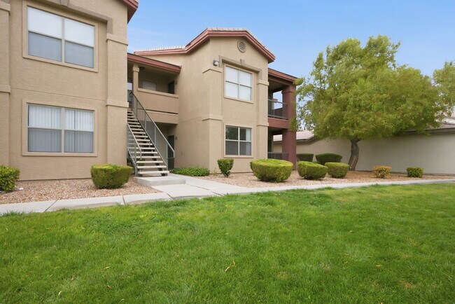 Building Photo - 8000 W Badura Ave