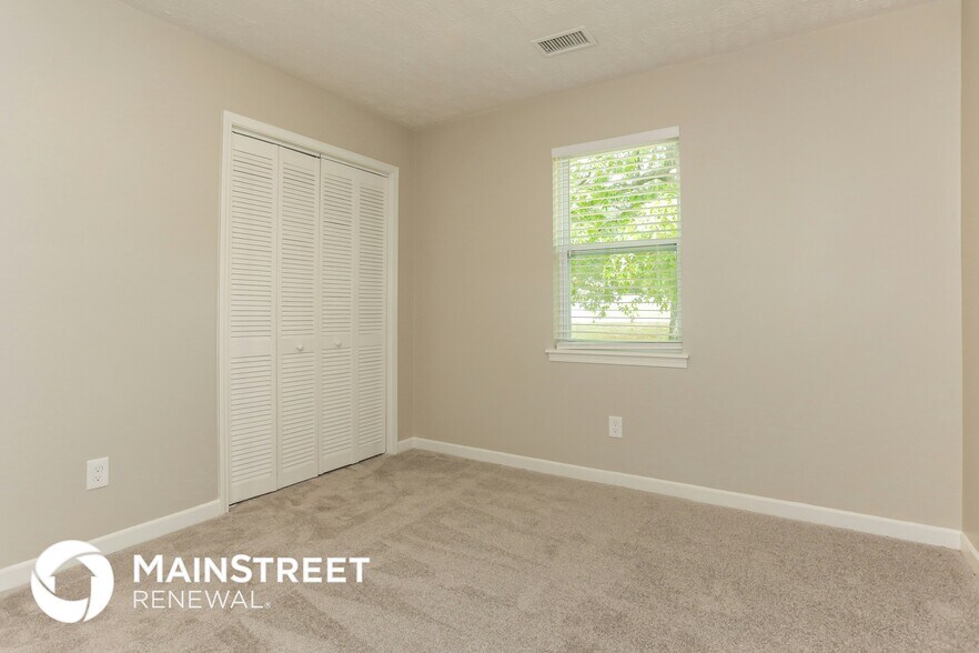 Building Photo - 5819 S Quail Dr