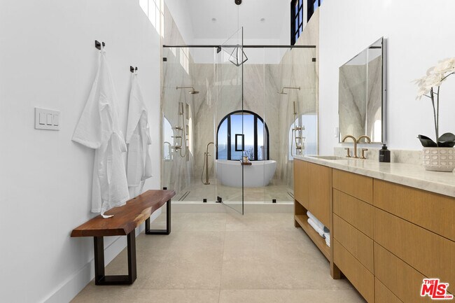 Building Photo - 3909 Villa Costera