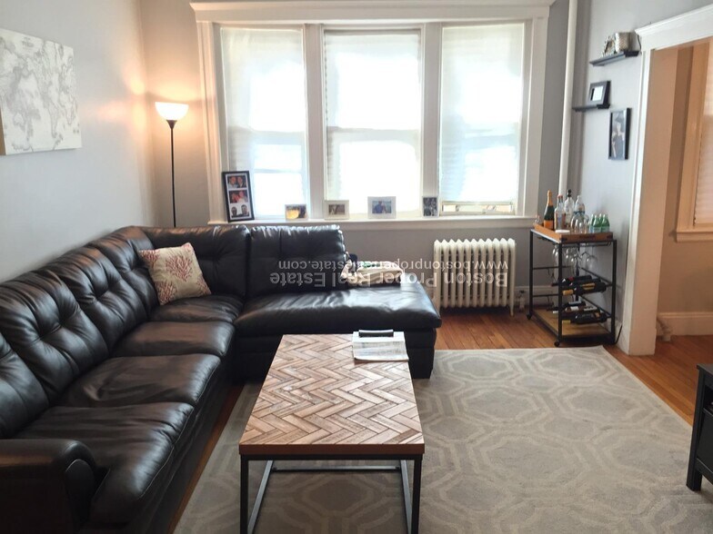 Building Photo - 70 Fenway