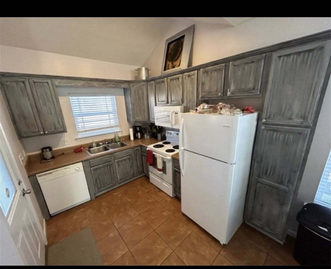 Kitchen - 367 Jack Hampton Dr