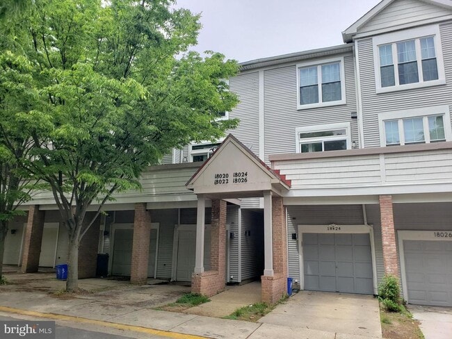 Building Photo - 18022 Royal Bonnet Cir