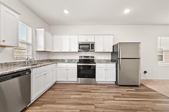 Building Photo - 473 Thistle Ln