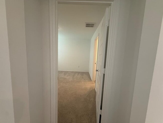 Building Photo - 16213 Maroon Dr
