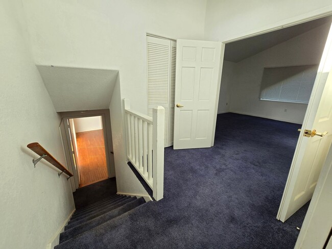 Building Photo - Rarely Available 3 bed/ 2 bath in Hidden River in Myakka