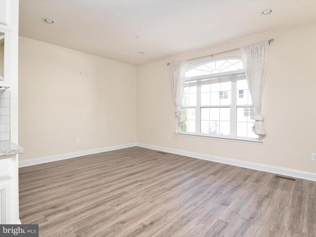 Building Photo - 1221 Orchid Rd