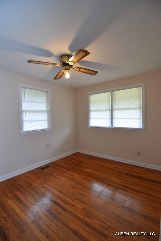 Building Photo - 3 Bed/2 Bath w/ Bonus Room - Section 8 OK!