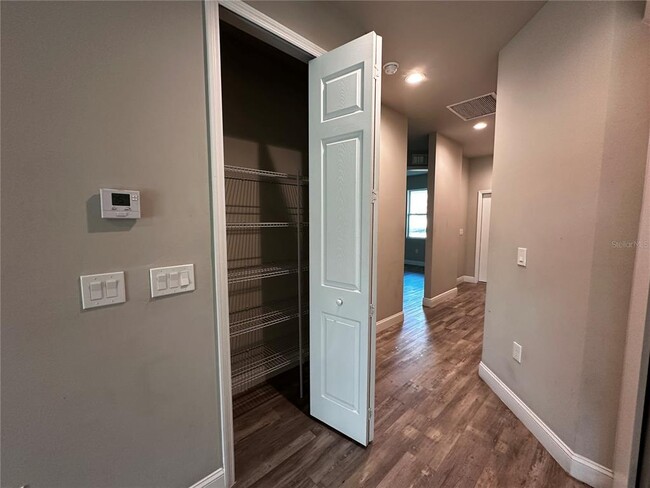 Building Photo - 1123 Albany Ave