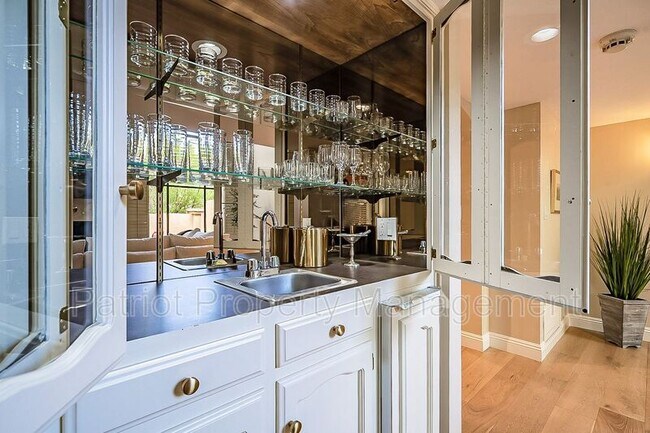 Building Photo - 8602 E Vista Del Lago