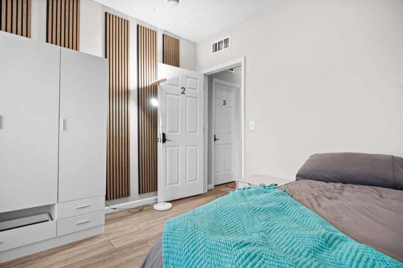 Building Photo - 1842 Crawford Rd