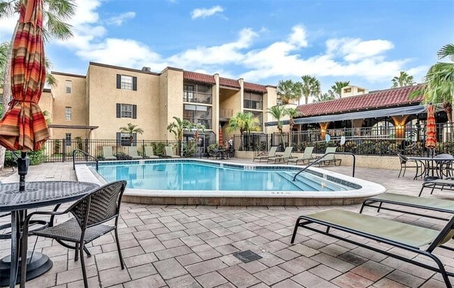 Building Photo - 5304 W Kennedy Blvd