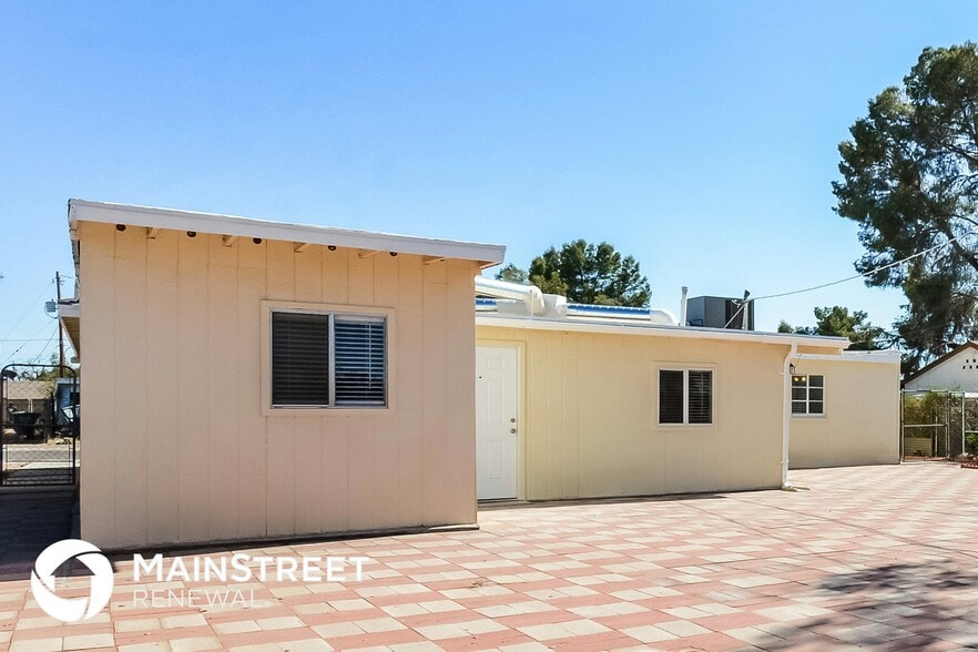 Building Photo - 4649 E 14th St