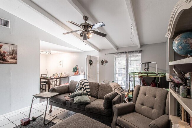 Building Photo - 8206 Exmoor Dr