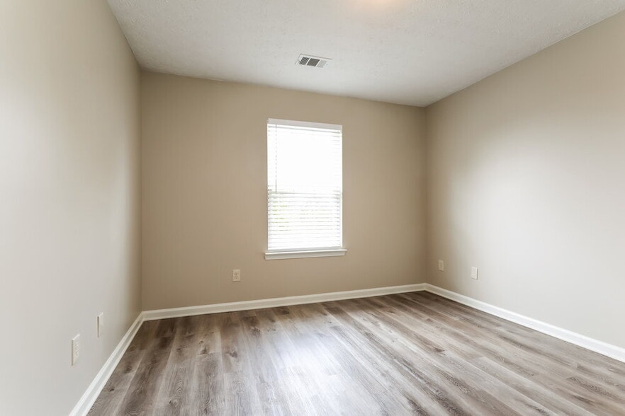 Building Photo - 1304 Ivey Pointe Dr SE