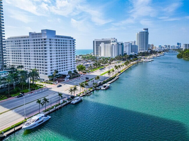 Building Photo - 4747 Collins Ave