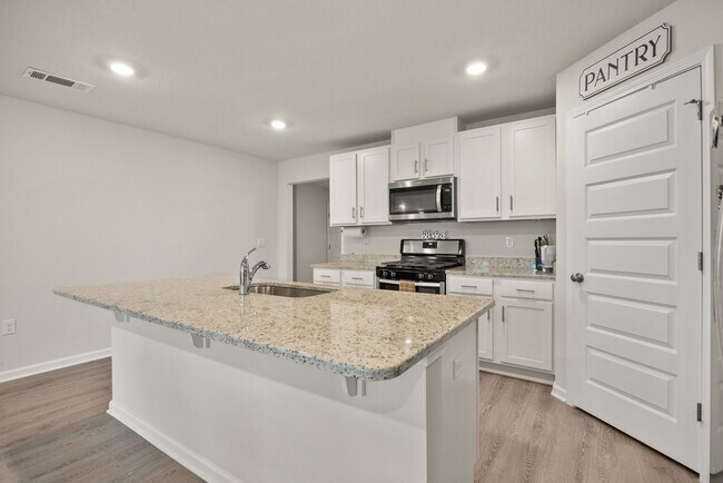 Building Photo - 4/2 Stunning Brick Home with community pool in Crestview