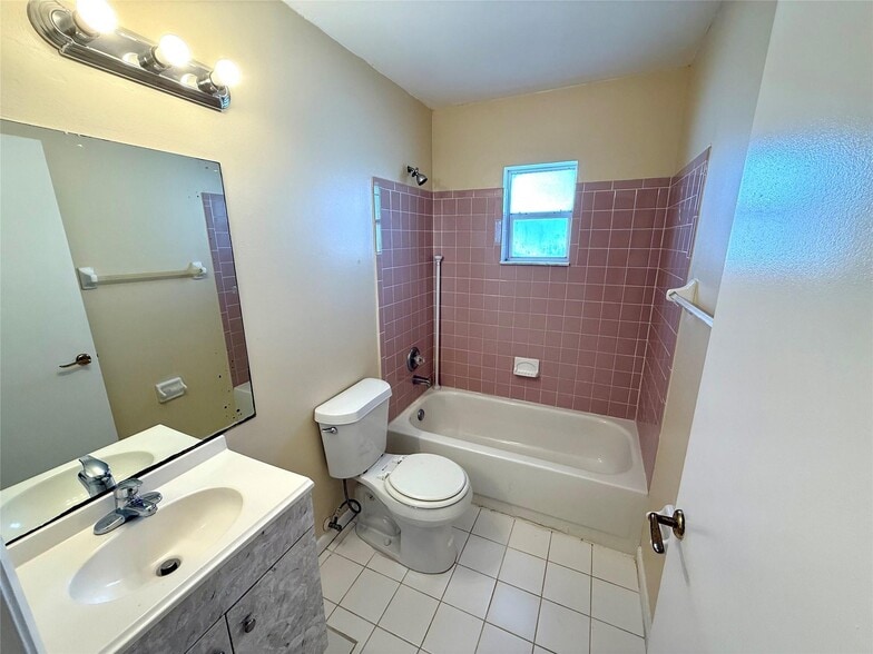 Building Photo - 10400 Boynton Place Cir