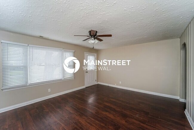 Building Photo - 3 Bedroom Pet-Friendly Home in Louisville, KY with Main Street Renewal