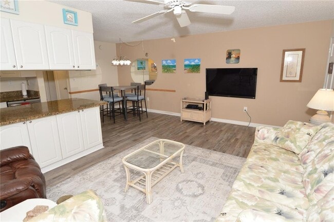 Building Photo - 12760 Indian Rocks Rd