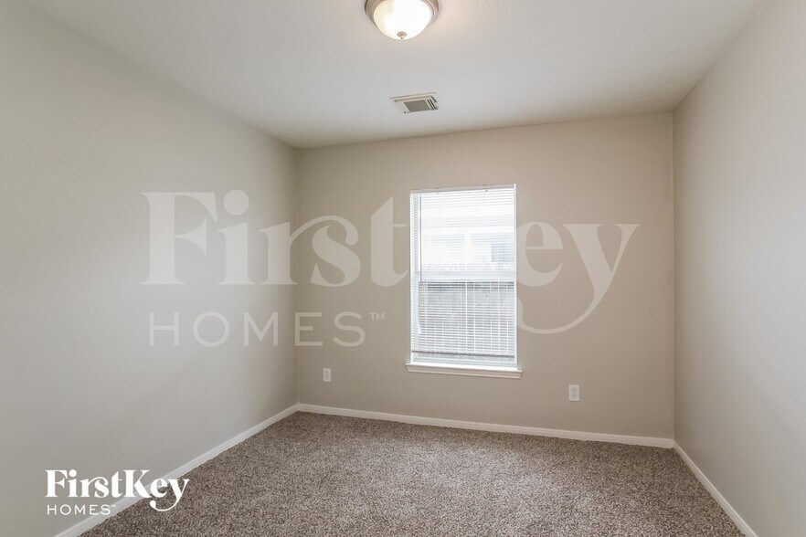 Building Photo - 21106 Wortham Oaks Dr